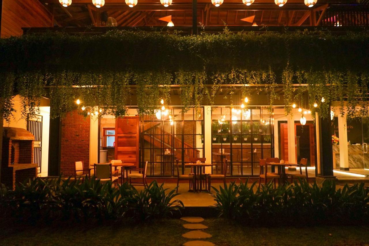 La'Villaris Hotel & Resto Kuta  外观 照片